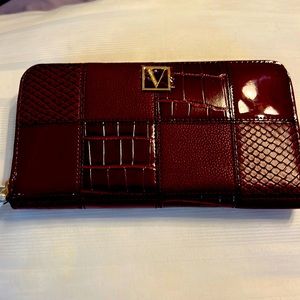 Gorgeous burgundy wallet with gold bling